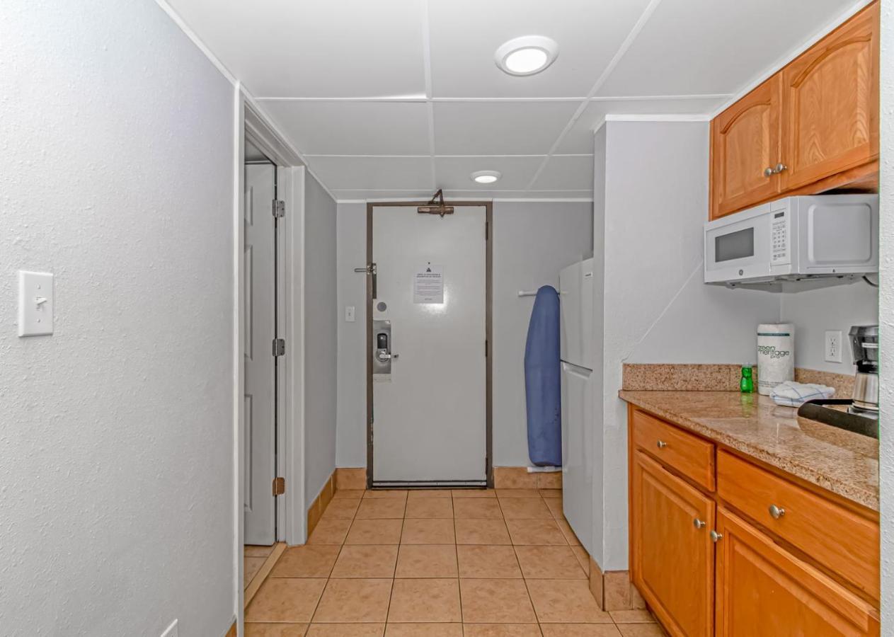 Ocean Reef Resort - Direct Oceanfront Studio - Nicely Updated! Perfect For 2-4 Guests! Unit 401 Миртл-Бич Экстерьер фото